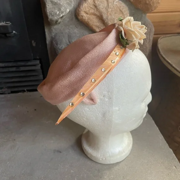 1940s Pale Pink Floral Pillbox Hat‎ - Picture 6 of 7